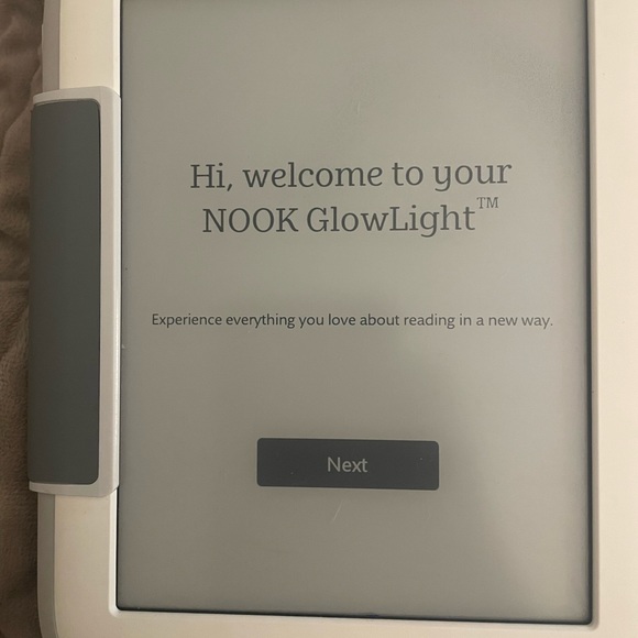 Nook E Reader Reset to Factory Settings for New User. - Picture 2 of 5